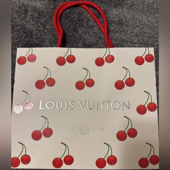 New! Louis Vuitton x Murakami collection 🍒hair scrunchies!! 2025 - Picture 5 of 9